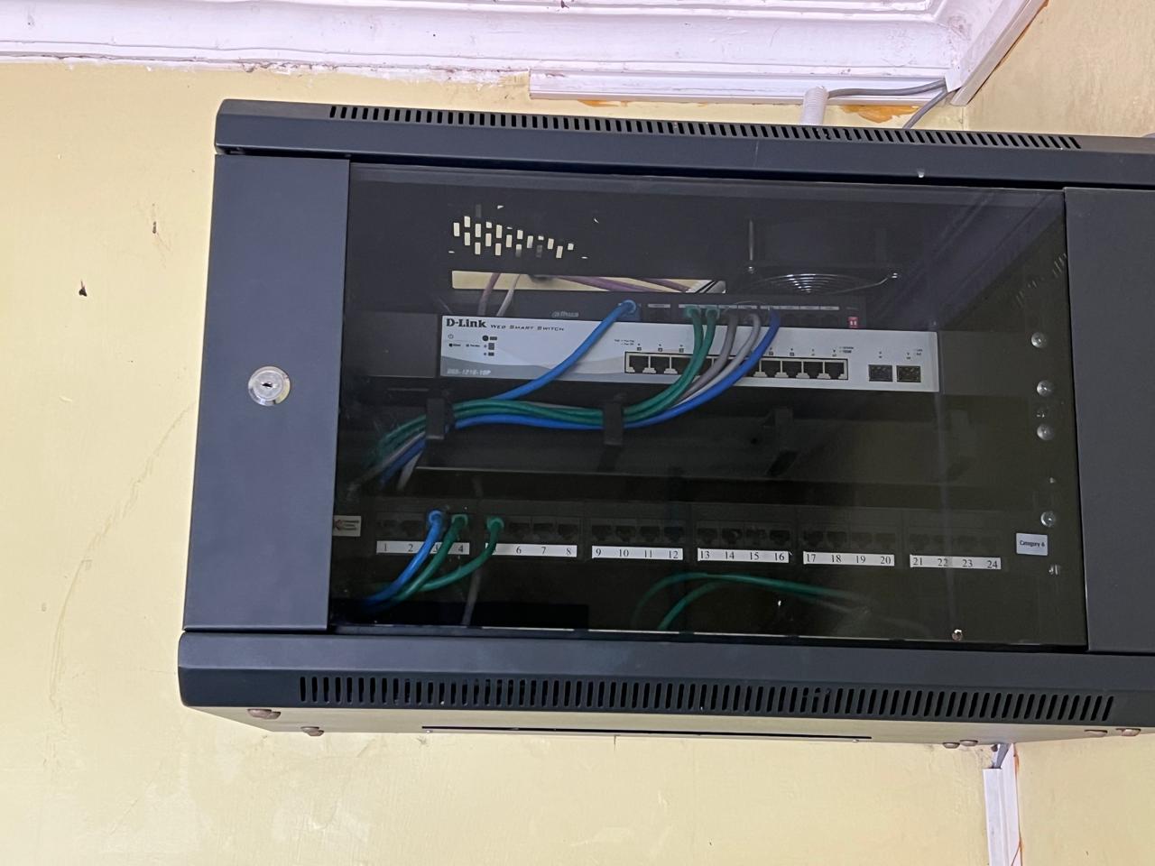 D-Link patch panel cabinet